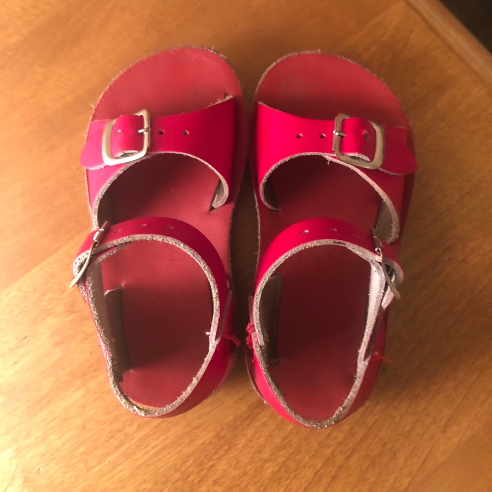 Surfer Red Sun San Sandals